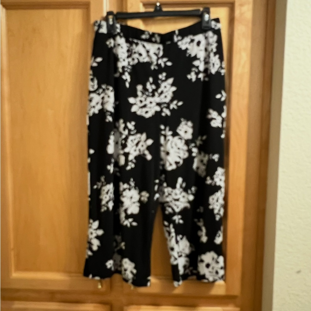 Susan Graver Floral Black and White Wide-Leg Pants